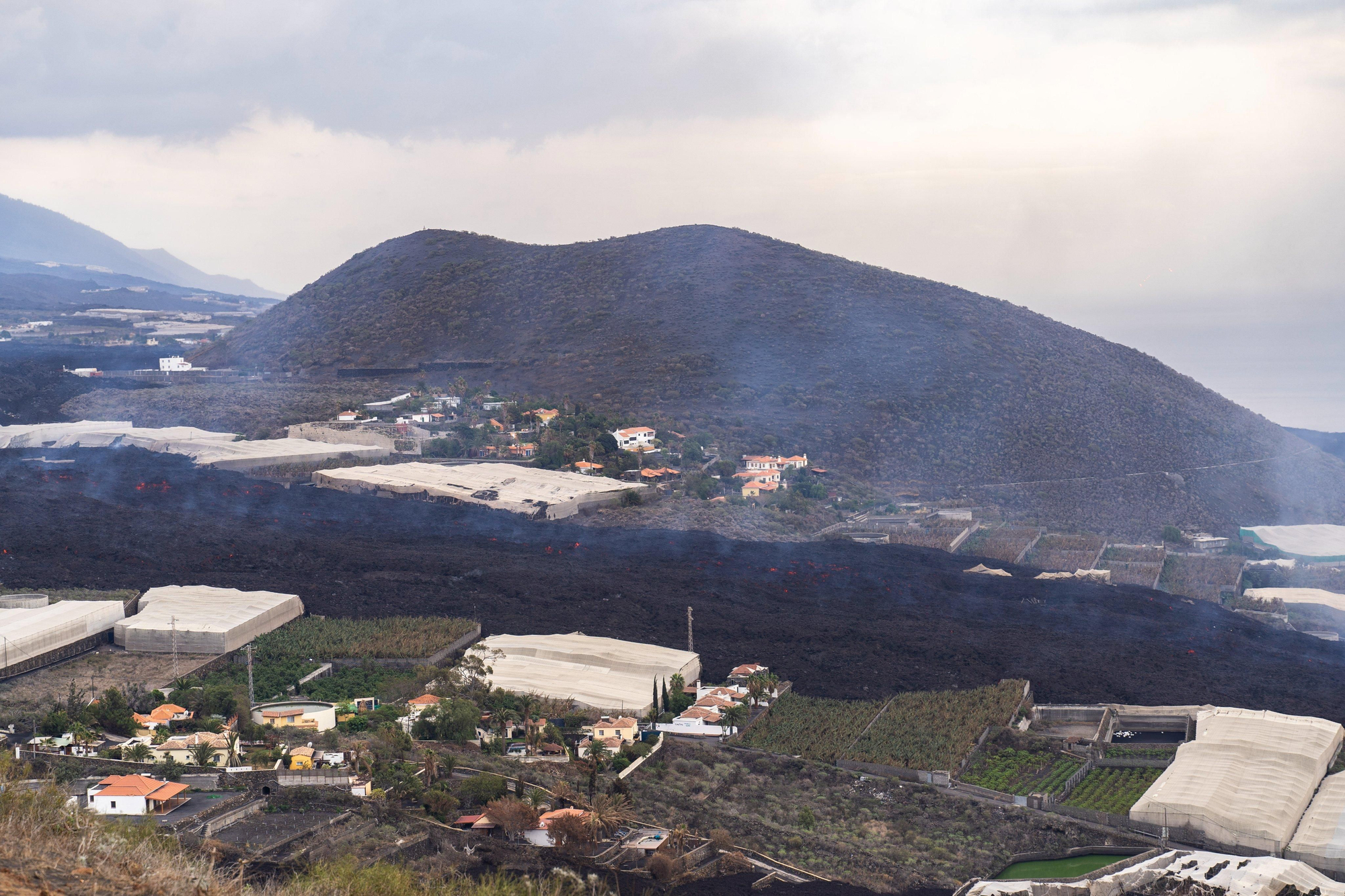 Coladas entre núcleo poblaciones e invernaderos.