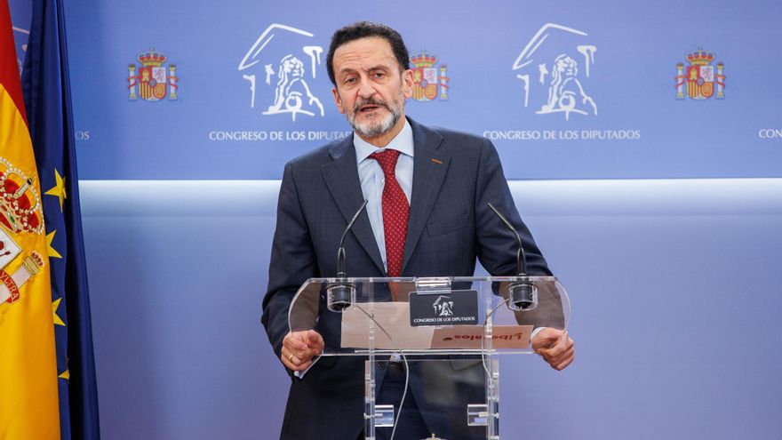 El vicesecretario general de Ciudadanos, Edmundo Bal, comparece en una rueda de prensa posterior a la comparecencia de la directora del CNI en la Comisión de Secretos Oficiales, en el Congreso de los Diputados, a 5 de mayo de 2022, en Madrid (España).