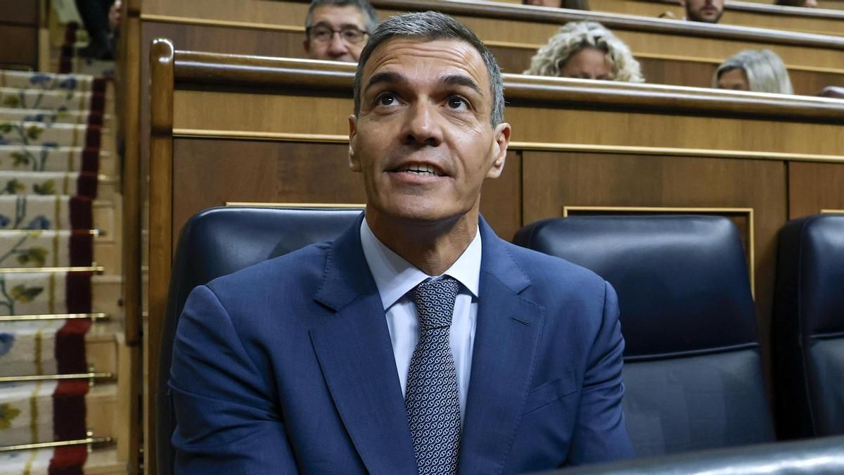 Un problema técnico obliga a Sánchez y la delegación española a hacer noche en Turquía de camino a Armenia