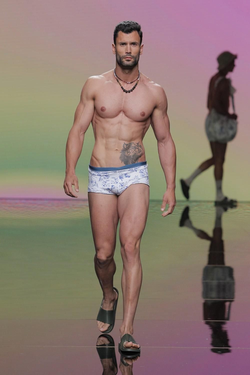 La pasarela registró sus aires más british con la colección de Escobar Gentle Jhonny