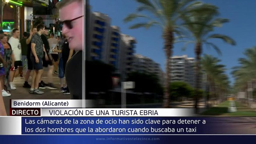 Uno de los dos jóvenes que interrumpió la conexión de Informativos Telecinco en Benidorm