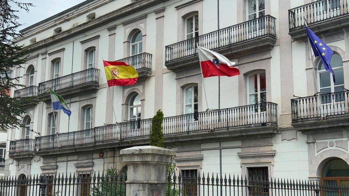 El Ayuntamiento de Laredo adjudica a la empresa ASCAN el contrato de basuras y limpieza por 46,3 millones de euros durante una década