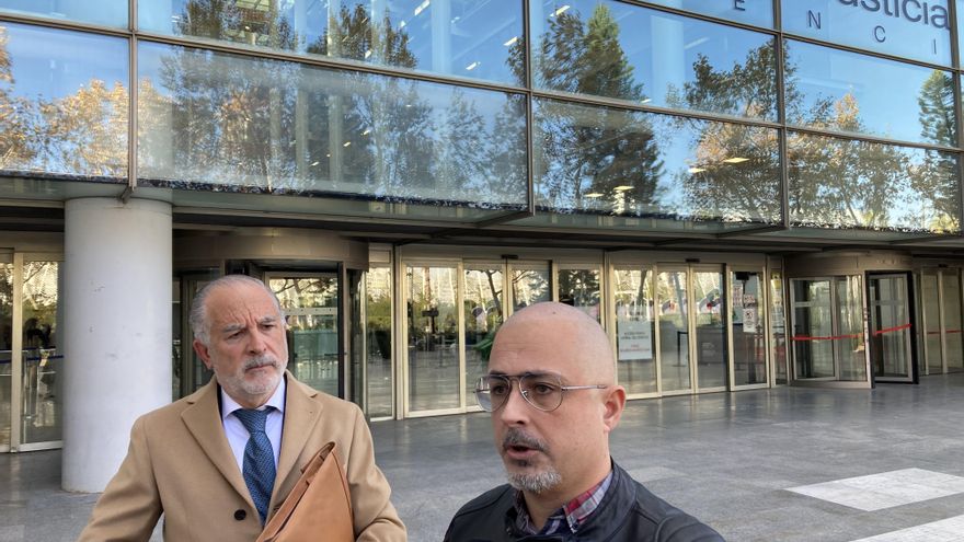 El abogado del ultra de España 2000 acusado de delito de odio lamenta que "bujarrón" ya no sea "lenguaje común"