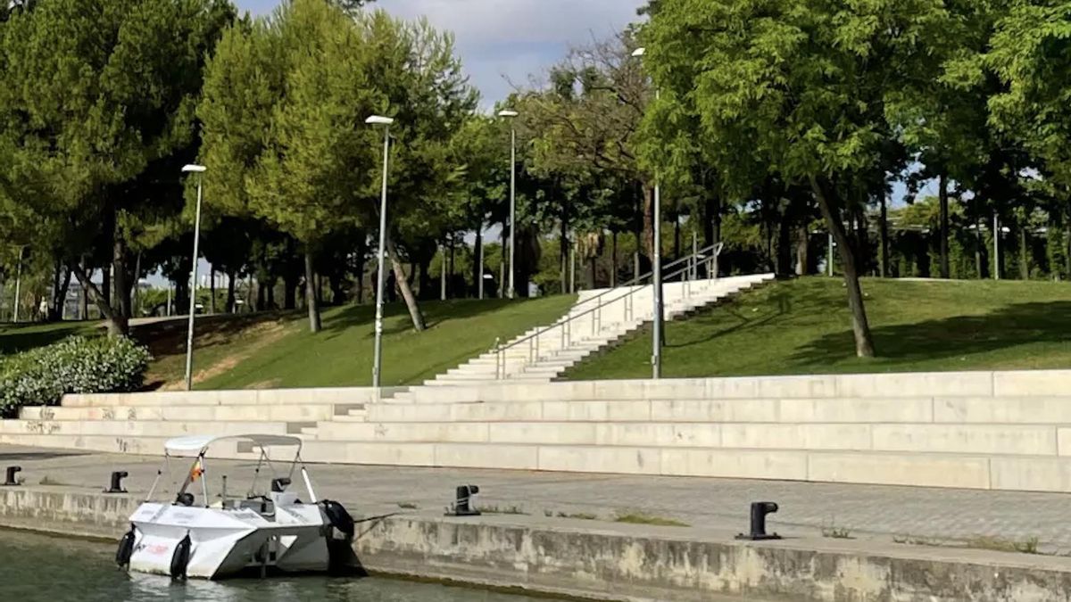 Para moverse de esta manera tan original por el Guadalquivir se han establecido siete paradas a lo largo del río