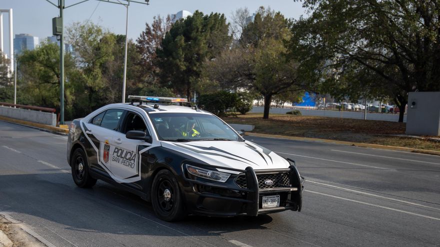 Agentes detienen a tres personas que traficaban a 28 migrantes en norte de México
