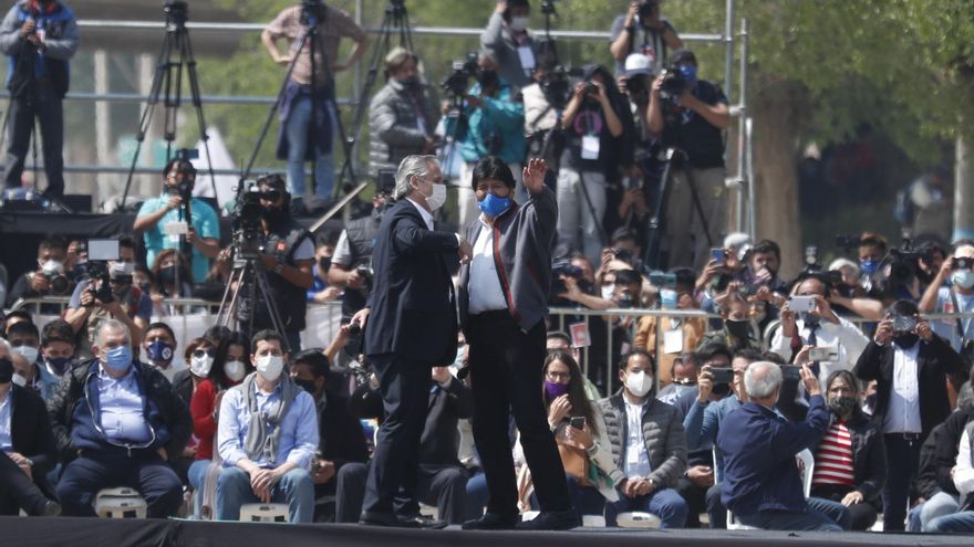 Evo Morales regresa a Bolivia tras un año de exilio en Argentina