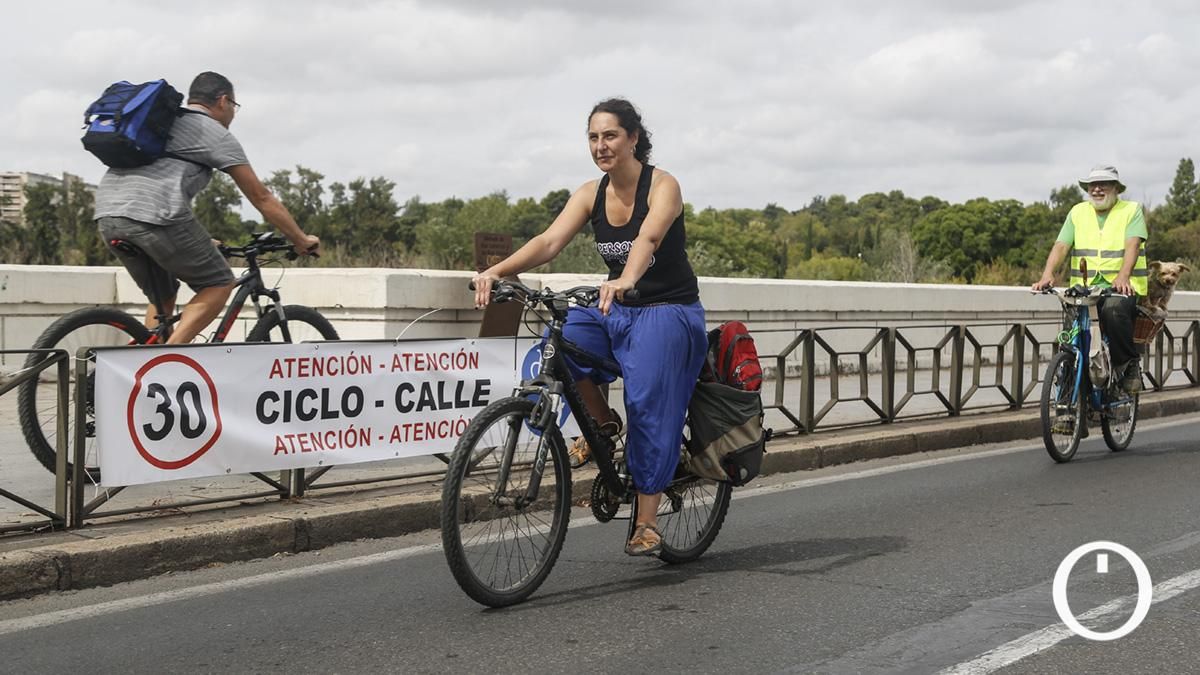 Manifestación de la Plataforma Carril Bici por una movilidad, saludable, segura y sostenible