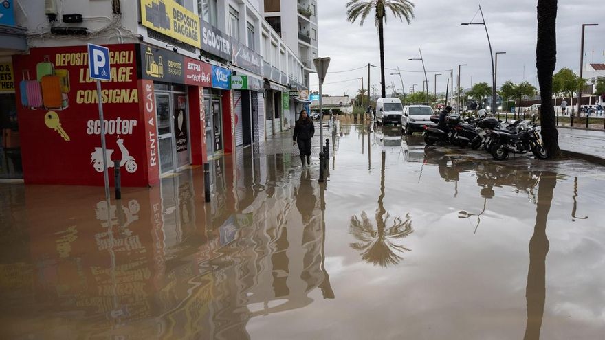 Una calle de Eivissa inundada tras la dana Adam, a 19 de octubre de 2026