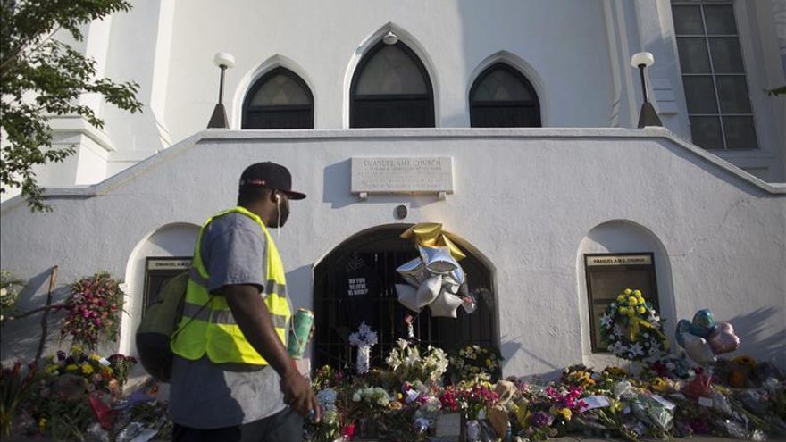 Aparecen fotos del asesino de Charleston y un manifiesto que puede ser suyo