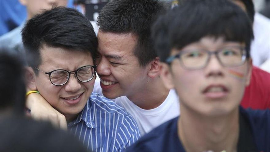 Taiwán allana el camino a los homosexuales en China