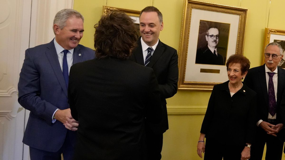 El presidente Javier Milei se reunió hoy con el presidente de B’nai B’rith Internacional, Robert Spitzer, y se mostró con Manuel Adorni