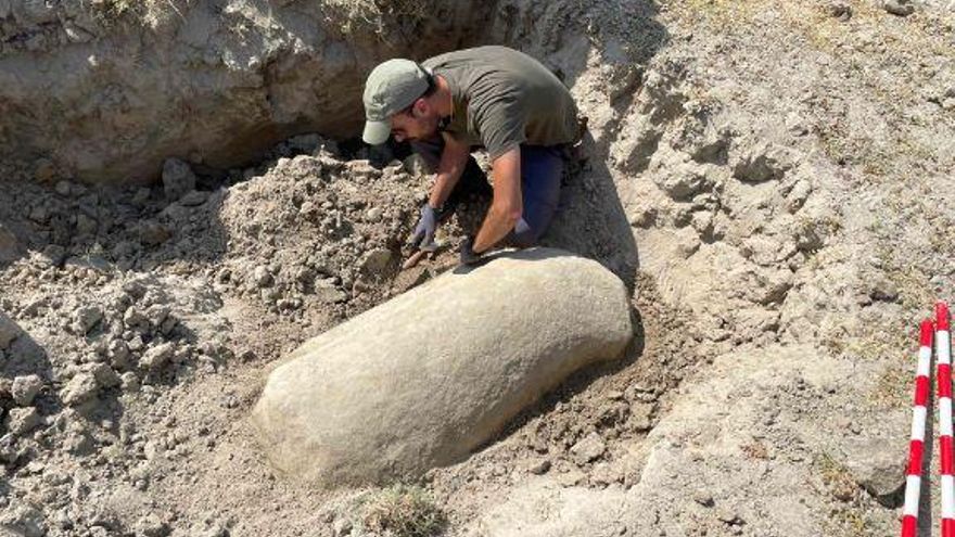 Recuperan una escultura de verraco geminada de la Edad del Hierro en Valdecañas