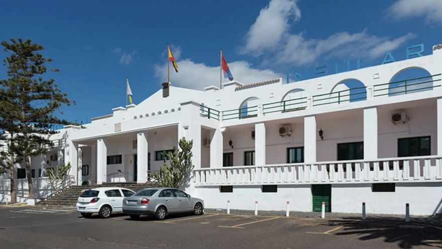 El cierre del Hospital Insular de Lanzarote es un "ataque directo" a la ciudadanía, denuncian PSOE y Nueva Canarias