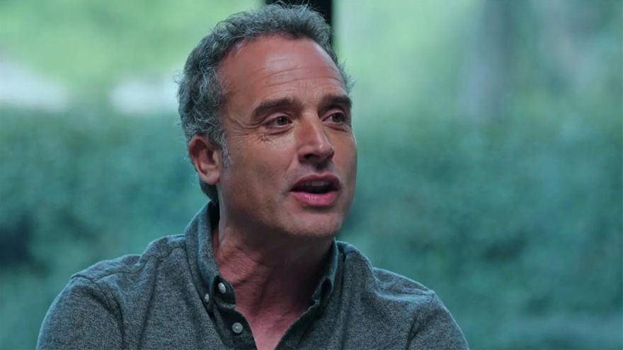 Daniel Guzmán recuerda la escena en la que más ha llorado en su vida, y cuenta que no usa WhatsApp