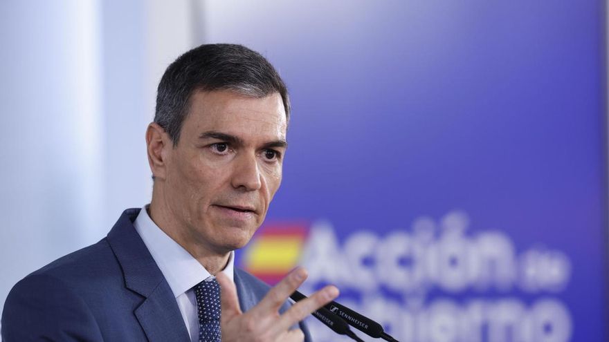 El presidente del Gobierno, Pedro Sánchez, durante su comparecencia este viernes, tras finalizar la reunión del Consejo de Ministros extraordinario en la Moncloa.