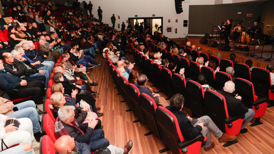 Asistieron más de 300 personas