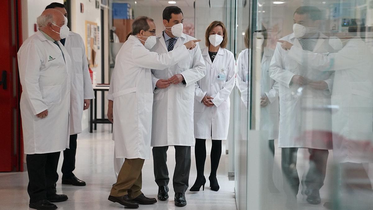 FOTOGALERÍA | Visita del presidente de la Junta de Andalucía al Hospital Universitario Reina Sofía