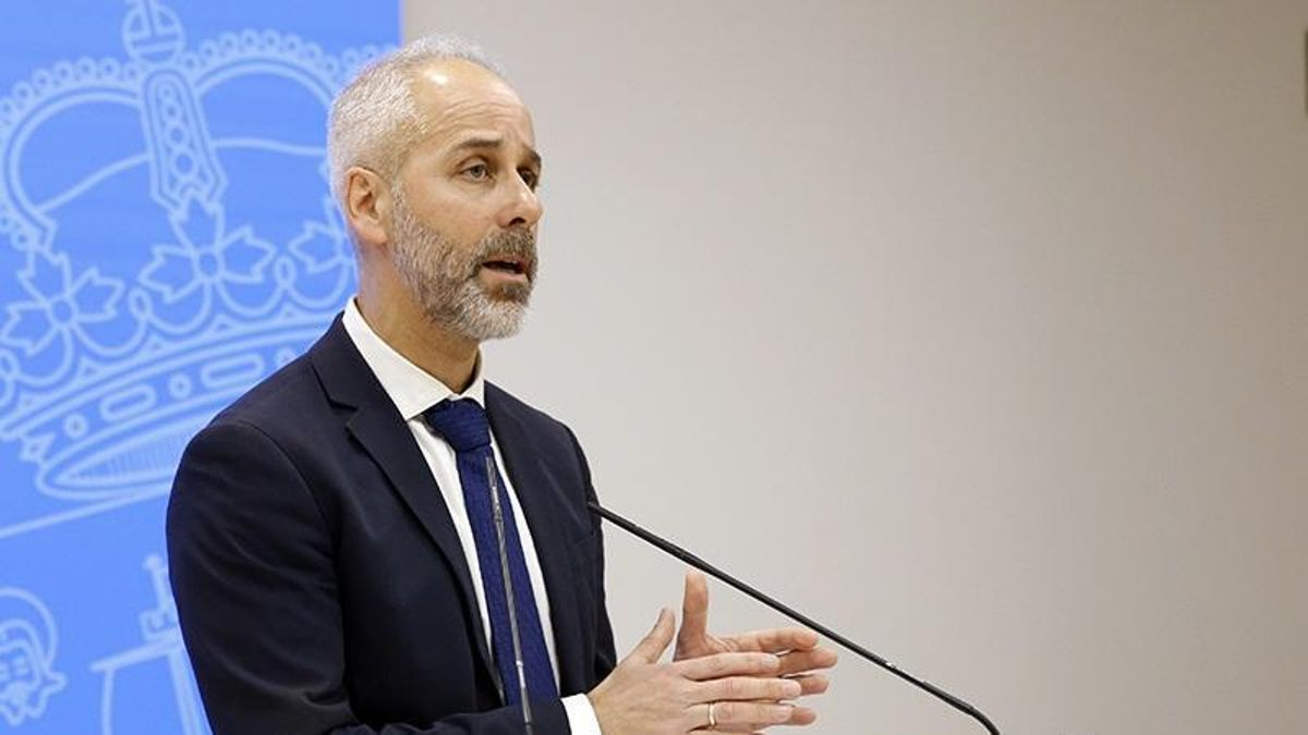 Silva acusa a PRC, PSOE y Junta de Personal Docente de intentar crear "un relato falso" de recortes educativos