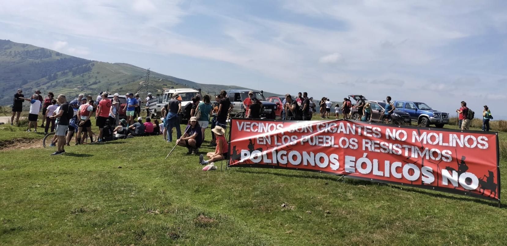 Movilización contra el polígono eólico de Benavieja.