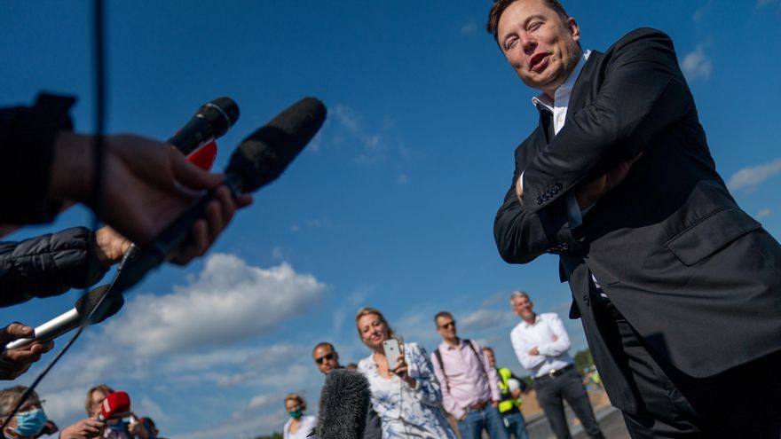 Elon Musk suspende "temporalmente" la compra de Twitter por los perfiles falsos