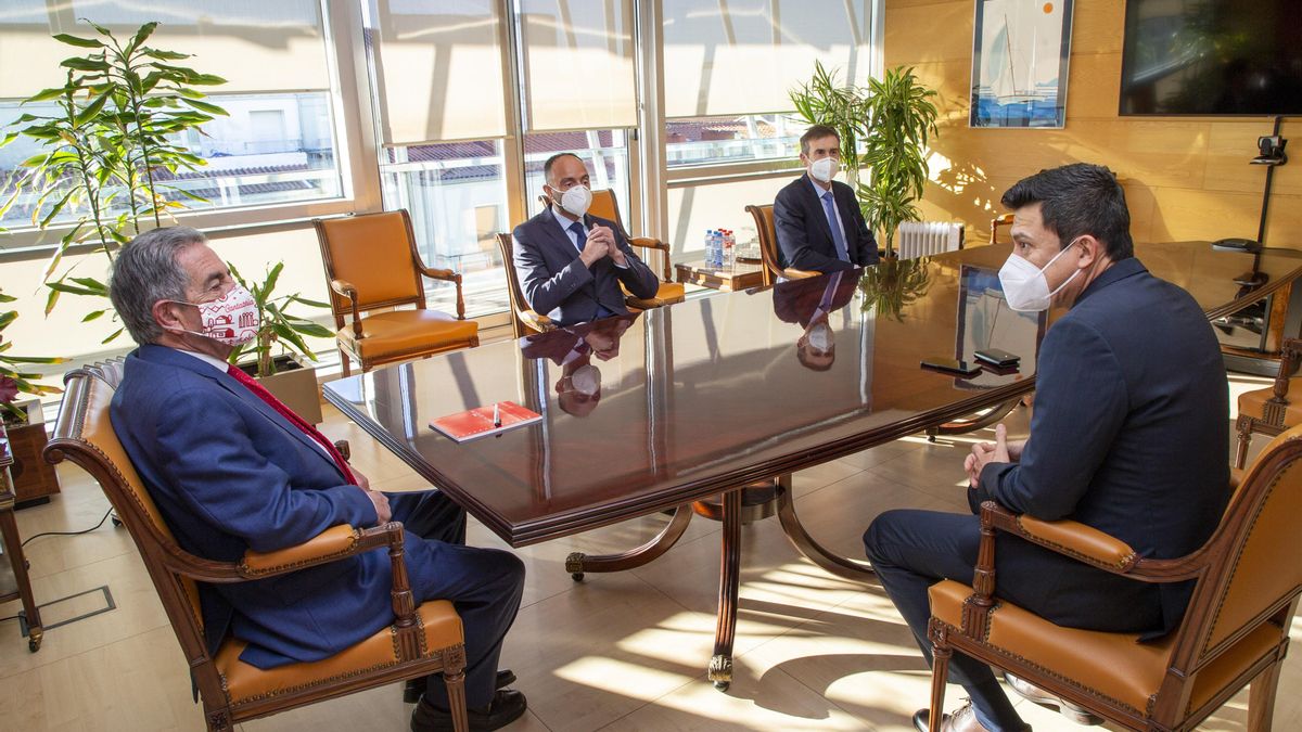 El Presidente De Cantabria, Miguel Ángel Revilla, Recibe Al Director General De Dynasol, Felipe Varelan Romero 19 Ene 2021