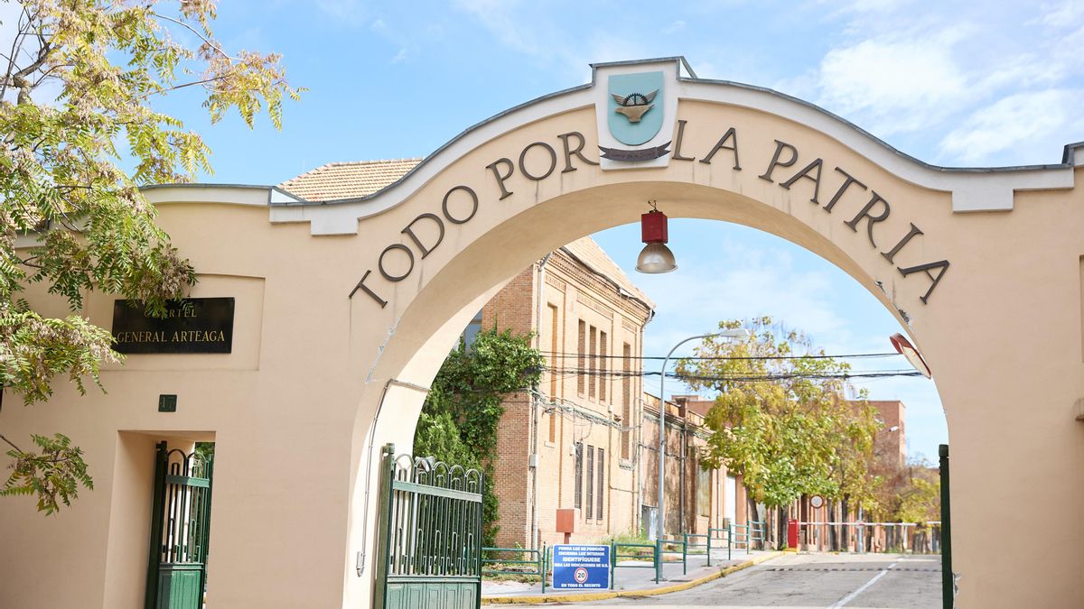 Archivo - Entrada del Cuartel General Arteaga, en el barrio de Carabanchel, a 3 de noviembre de 2023, en Madrid (España).