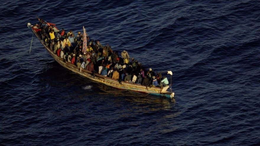 "La hermandad de la esperanza", el increíble encuentro que salvó nueve vidas en una patera rumbo a Canarias