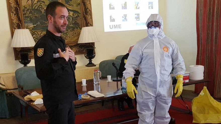 Un miembros de la UME en un ejercicio de formación en la Casa Salazar.