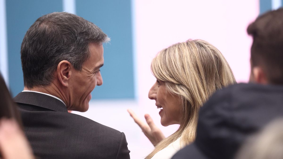 El presidente del Gobierno, Pedro Sánchez, y la vicepresidenta segunda y ministra de Trabajo y Economía Social, Yolanda Díaz.