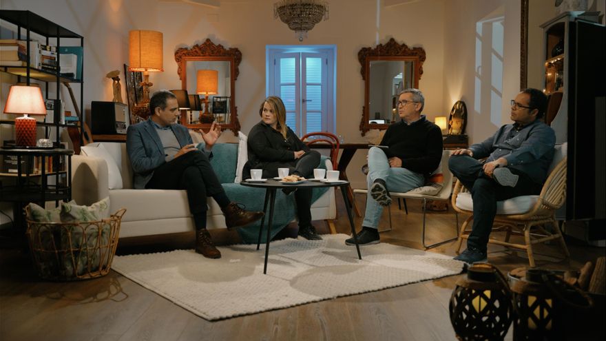 De izquierda a derecha: Jacques Bulchand; Carolina Villén, Carlos Sosa y Gustavo Santana.