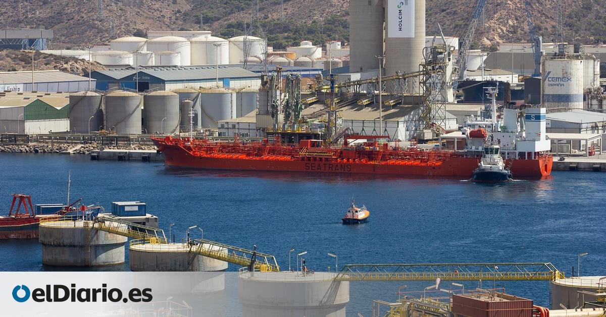 Vigilancia Aduanera inspecciona el fertilizante que trajo a Cartagena el carguero vinculado a la empresa israelí ICL