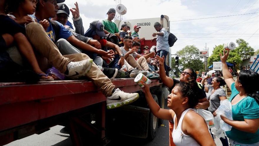 Guatemala expulsa a un exdiputado hondureño detenido cuando acompañaba a los migrantes