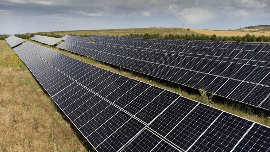 Araba Bizirik teme que el proyecto de Solaria que sigue adelante en el sur de Álava alimente un macrocentro de datos