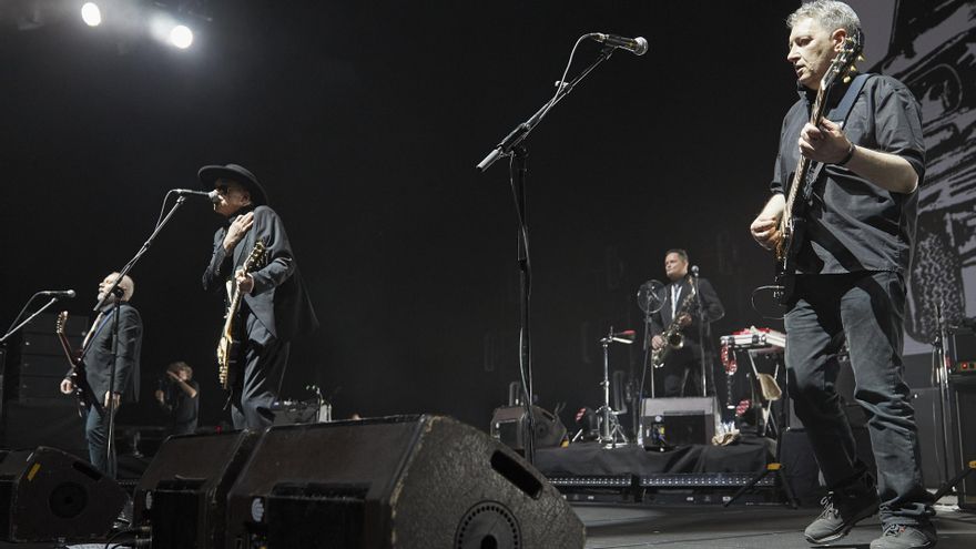 Ayatollah, la pirola y otras cantigas punk de escarnio y maldecir: un libro repasa el primer disco de Siniestro Total