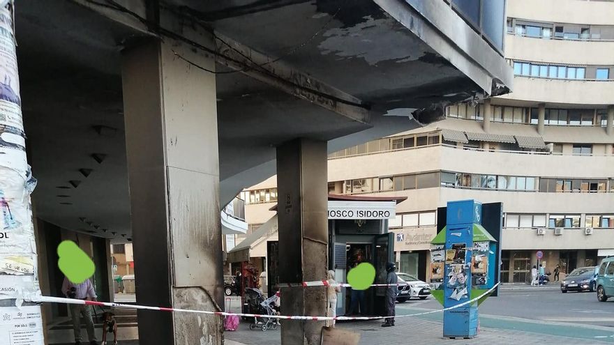 Solidaridad en Sevilla con Jimy, el vendedor de origen africano al que han incendiado su tienda: "Es otra víctima más del odio y la crueldad sin límite"