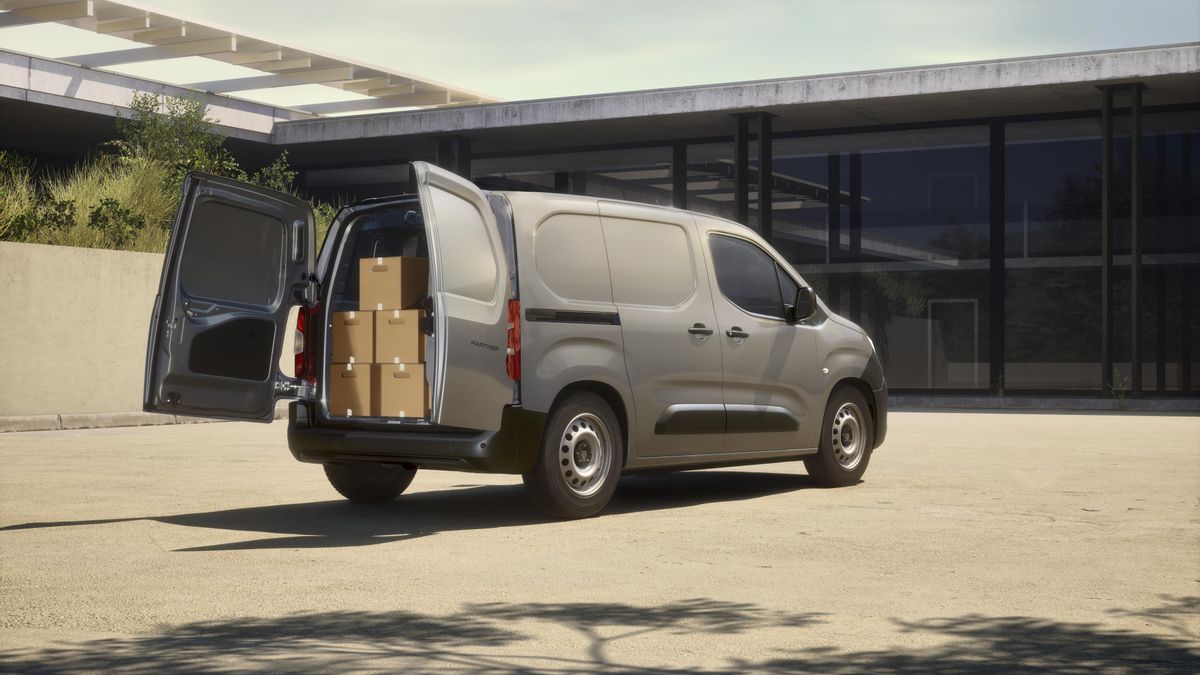 La versión de Peugeot se ha bautizado como Partner Active.