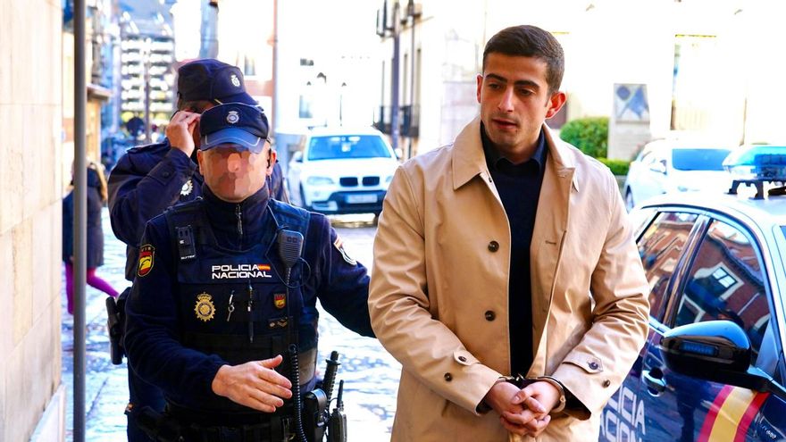 Varios testigos afirman en el juicio del crimen de La Torre que el acusado se "obcecó" con la víctima hasta apuñalarlo