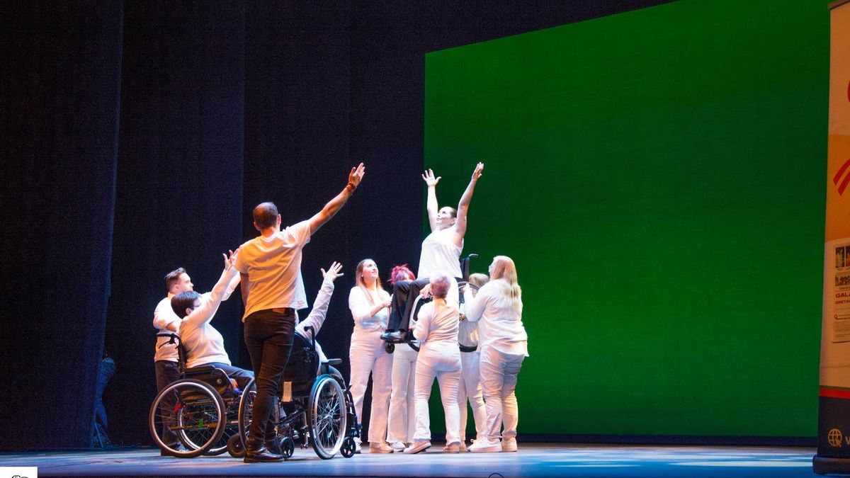 Sentir que "todos somos capaces": bailar en silla de ruedas y otras formas de danza inclusiva