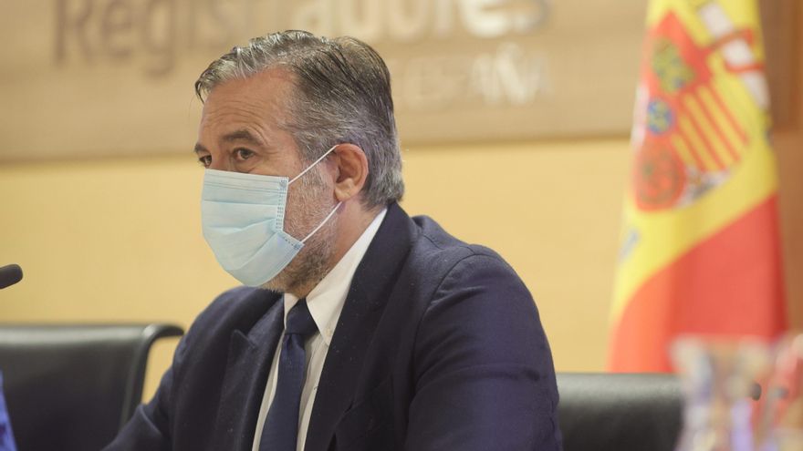 El consejero de Justicia, Interior y Víctimas en funciones de la Comunidad de Madrid, Enrique López, inaugura la jornada formativa sobre la nueva herramienta contra la ocupación ilegal de viviendas con la que contarán los cuerpos de Policía Local de la re