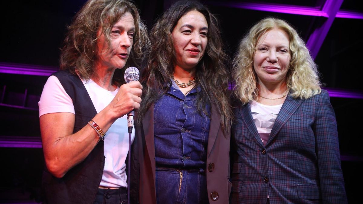 Ana Cacopardo, Lorena Vega y Cecilia Roth en "Destellos en la oscuridad"