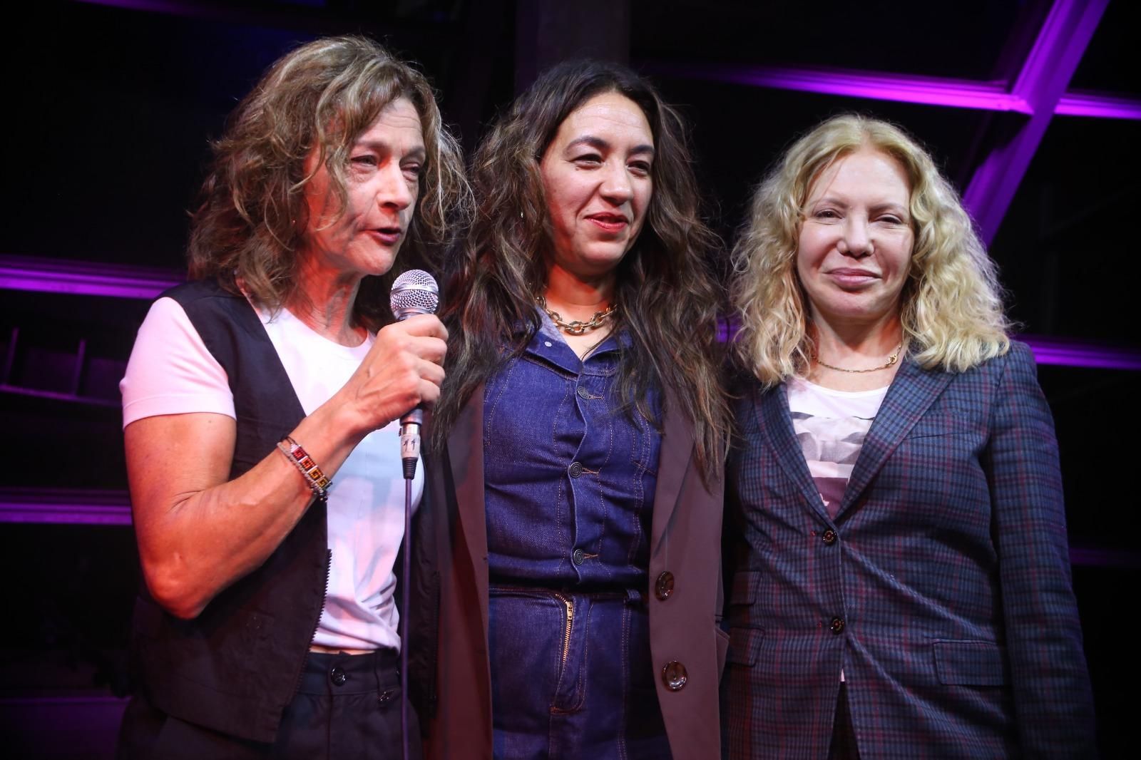 Ana Cacopardo, Lorena Vega y Cecilia Roth en el último episodio de "Destellos en la oscuridad"