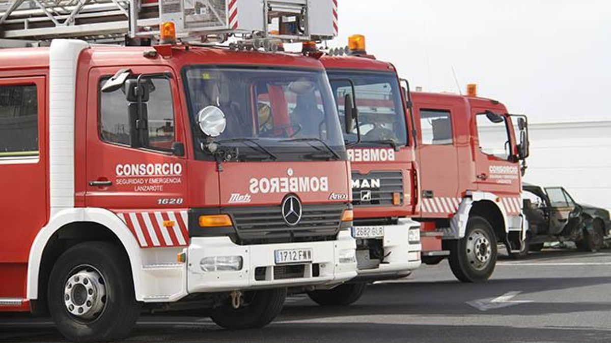 Arden diez guaguas en las cocheras del transporte interurbano de Lanzarote