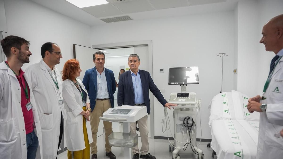 Antonio Sanz en su visita al nuevo edificio de Consultas Externas Materno Infantil del Hospital Reina Sofía.