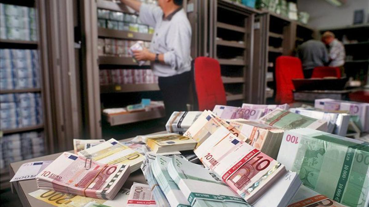 La banca pierde 57.000 empleos y recibe 167.460 millones en ayudas, según UGT