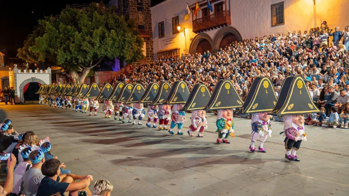Danza  de Los Enanos, en la noche de este sábado,  en   la  plaza Santo Domingo.