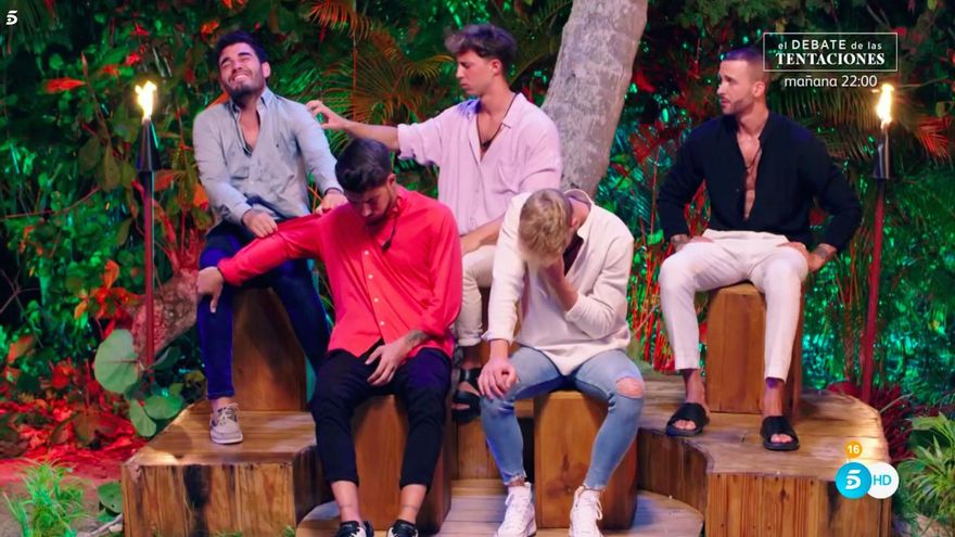 Dios apareció en 'La isla de las tentaciones 6' pero castigó a Elena y a Adrián y "borró" a una pareja