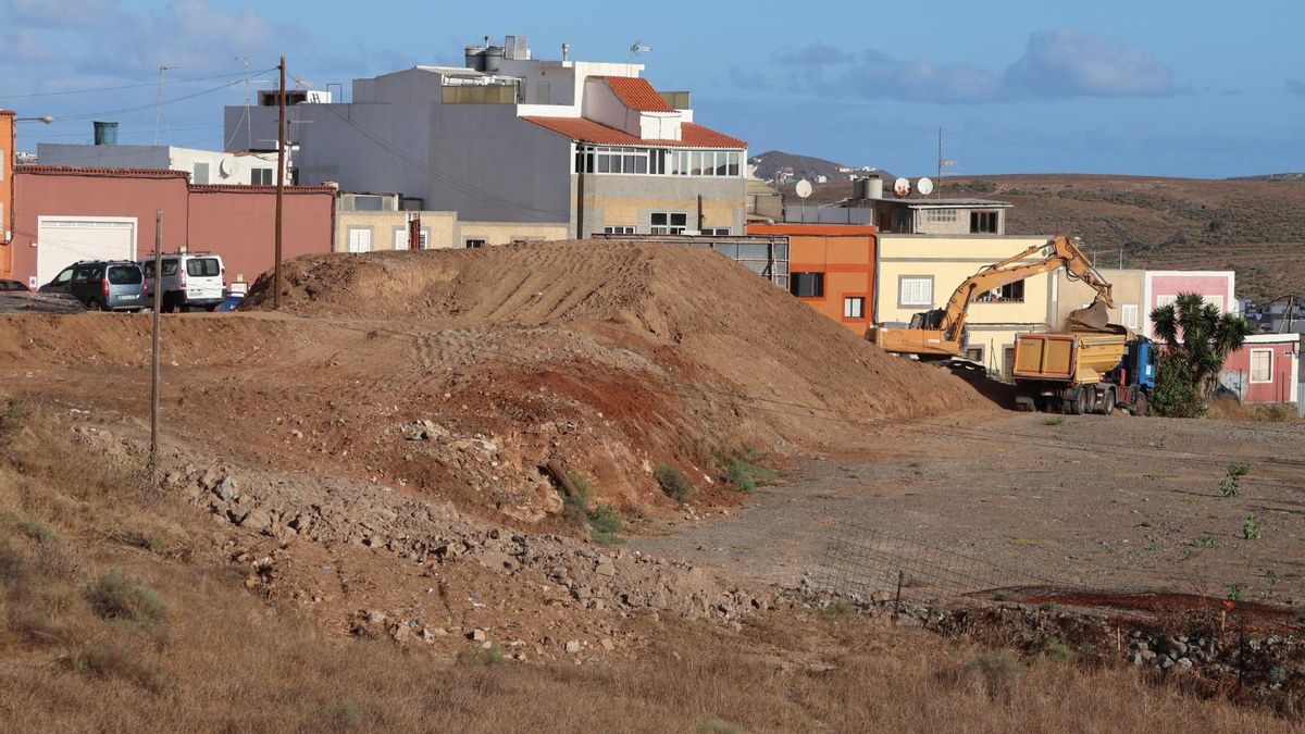 Comienzan las obras que permitirán dotar de aceras accesibles a los vecinos de la carretera de Almatriche