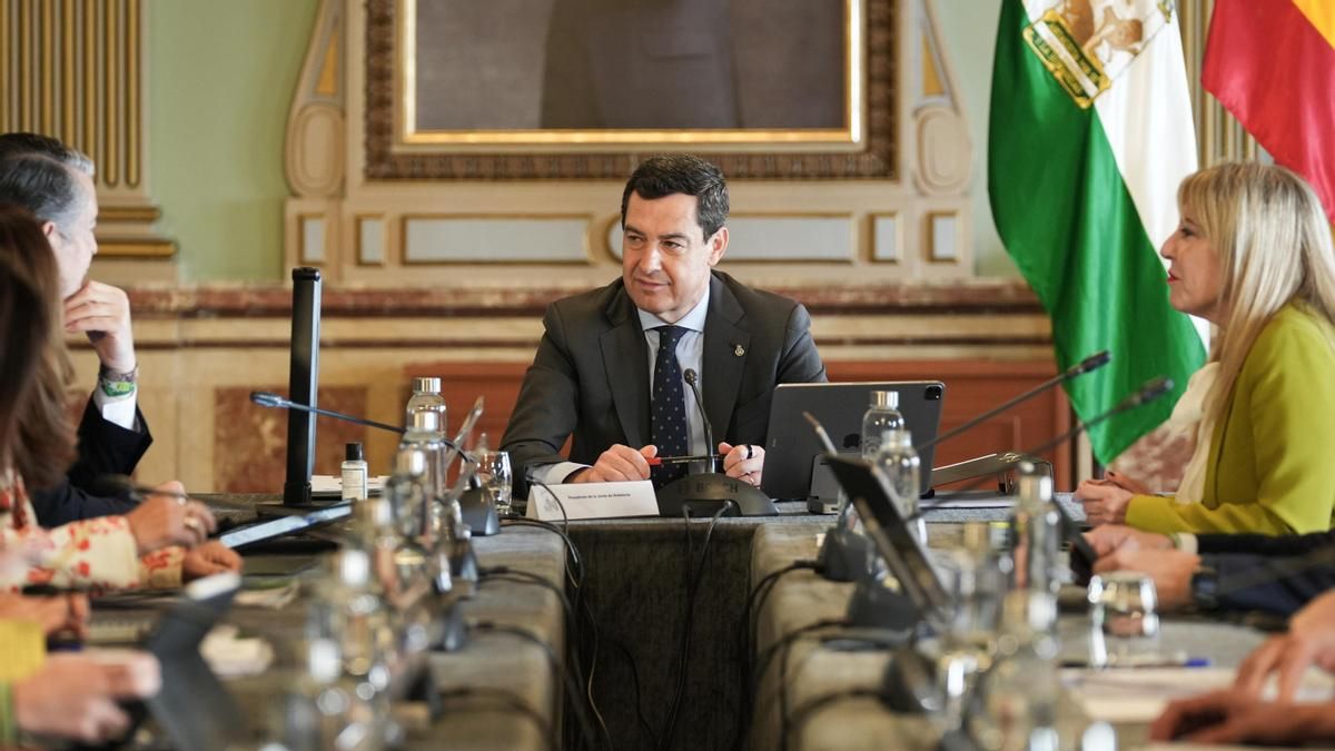 Moreno suspende el Consejo de Gobierno que iba a aprobar los primeros Presupuesto andaluces de PP y Vox