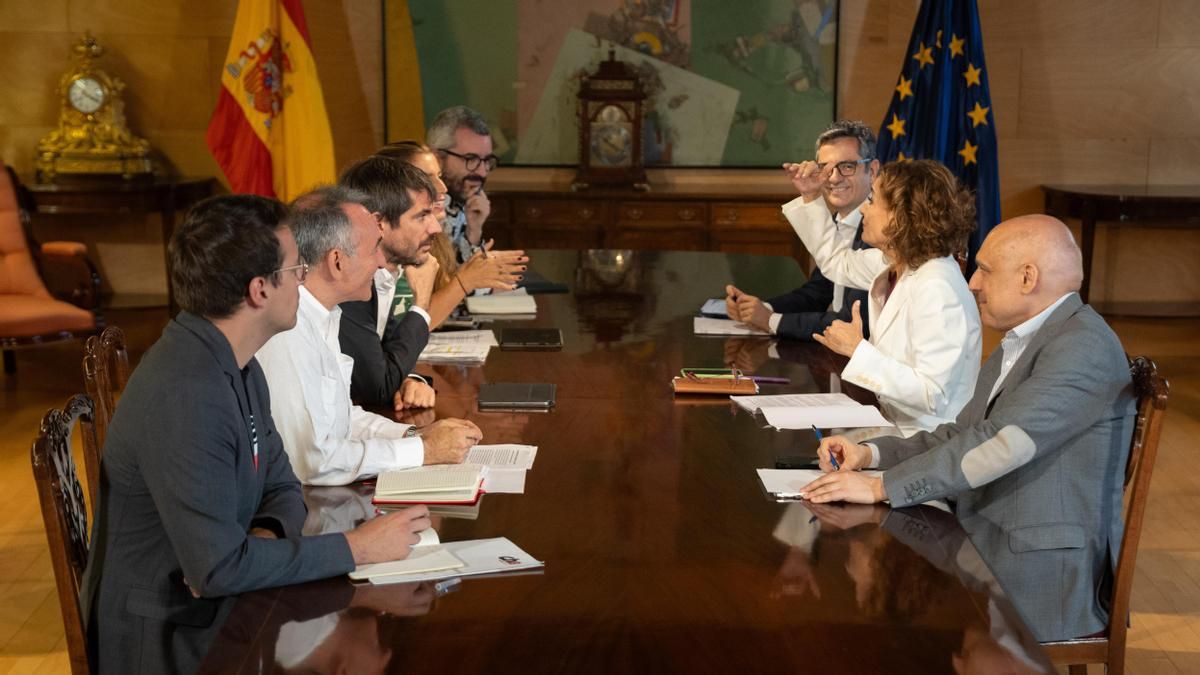 Las negociaciones con PSOE y Junts complican el cierre de curso político a Sumar