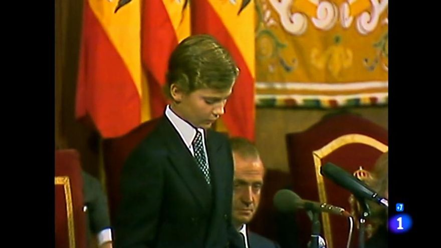 Imágenes de archvo de Felipe VI en "Informe Semanal"